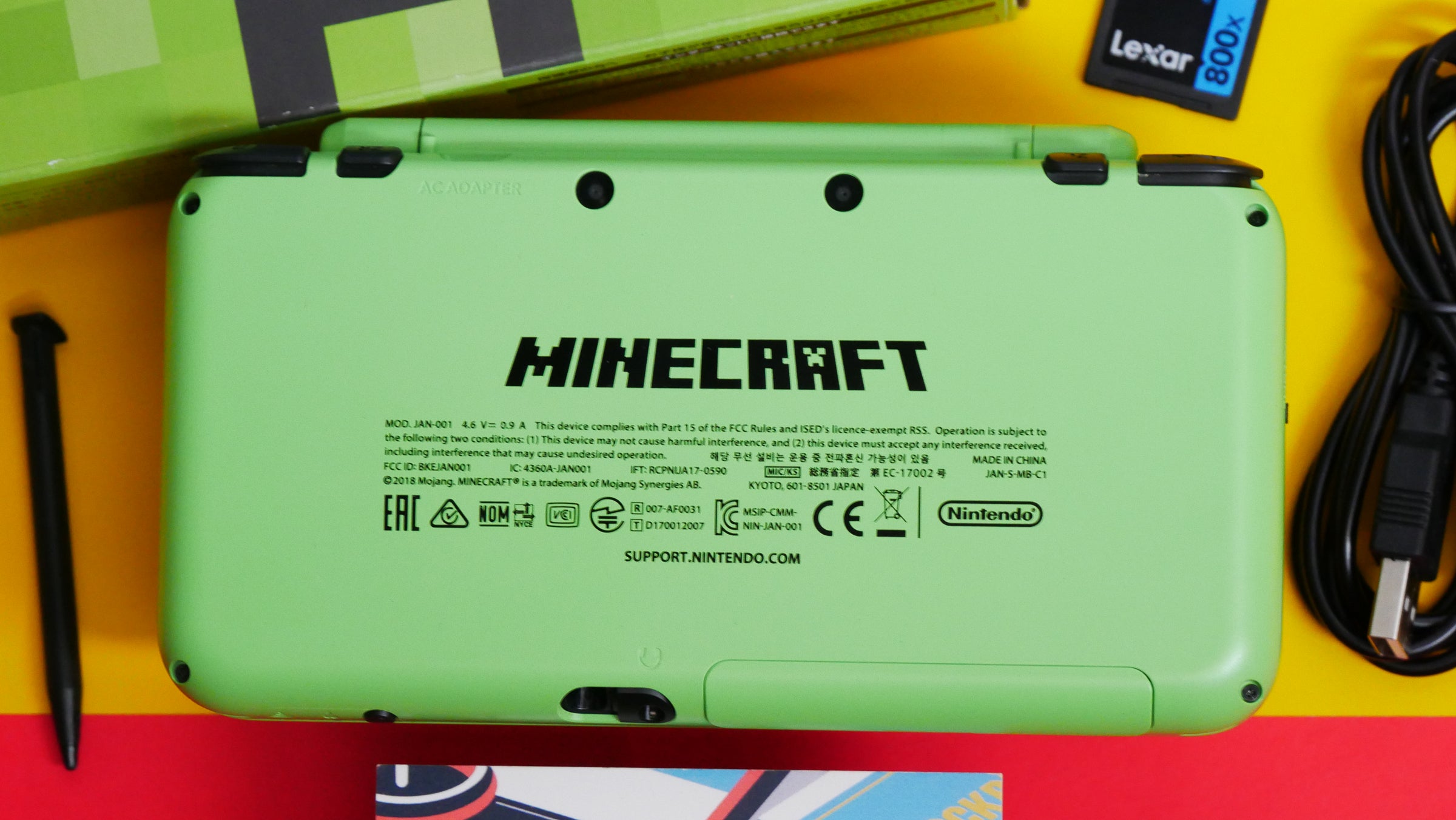 Nintendo New 2DS XL Minecraft Edition 'Creeper' with Box