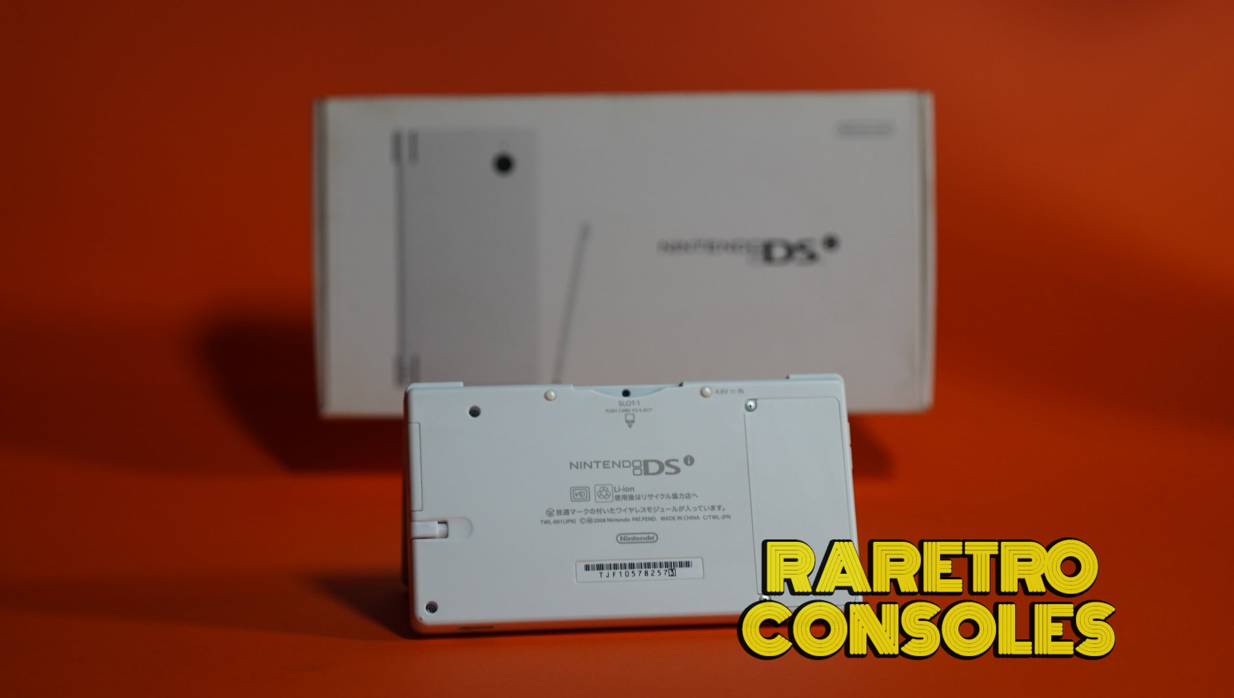 Nintendo DSi in White with Box | Raretro Consoles