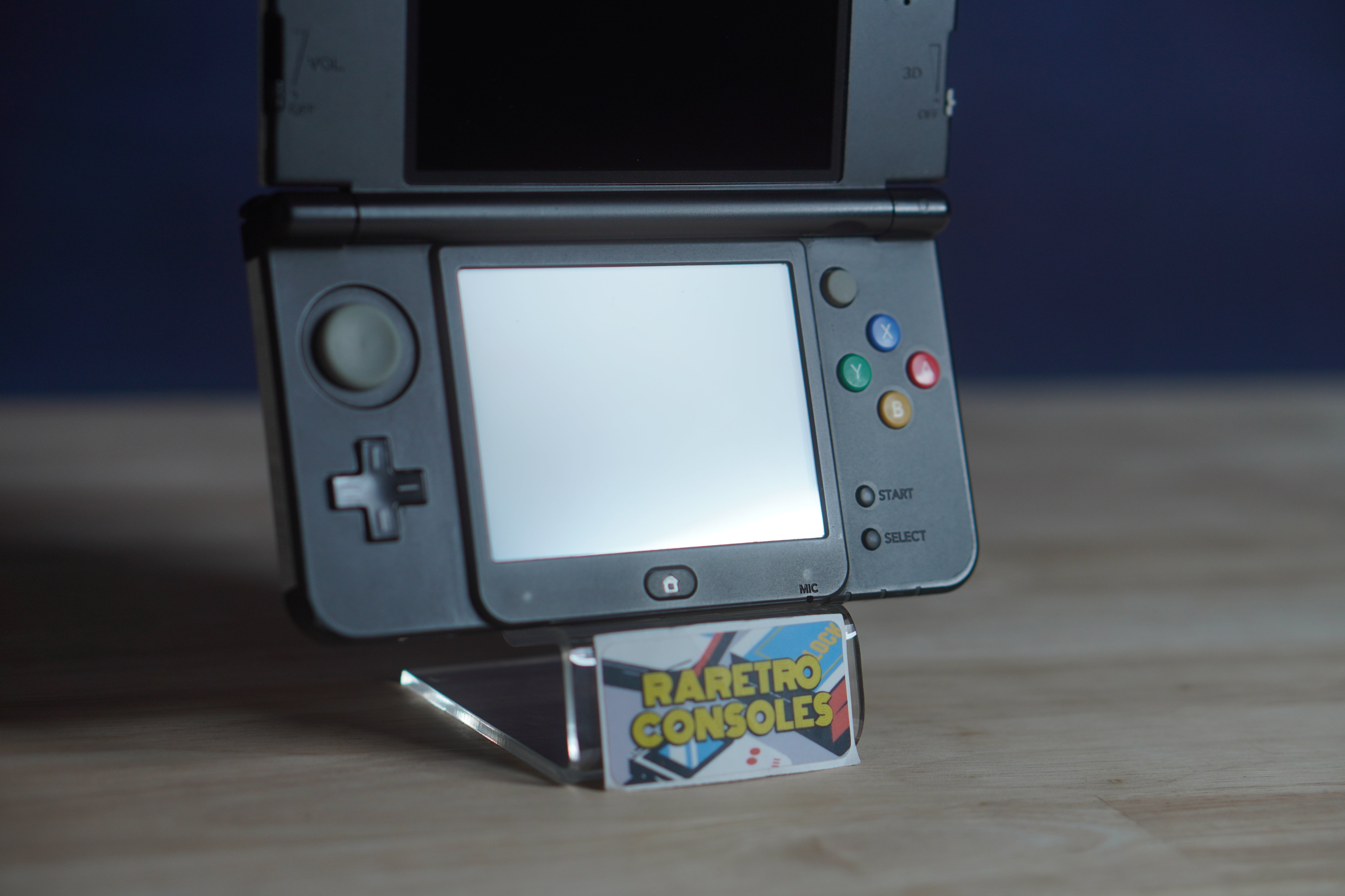 New Nintendo 3DS with Monster Hunter 4G White Gloss Plates