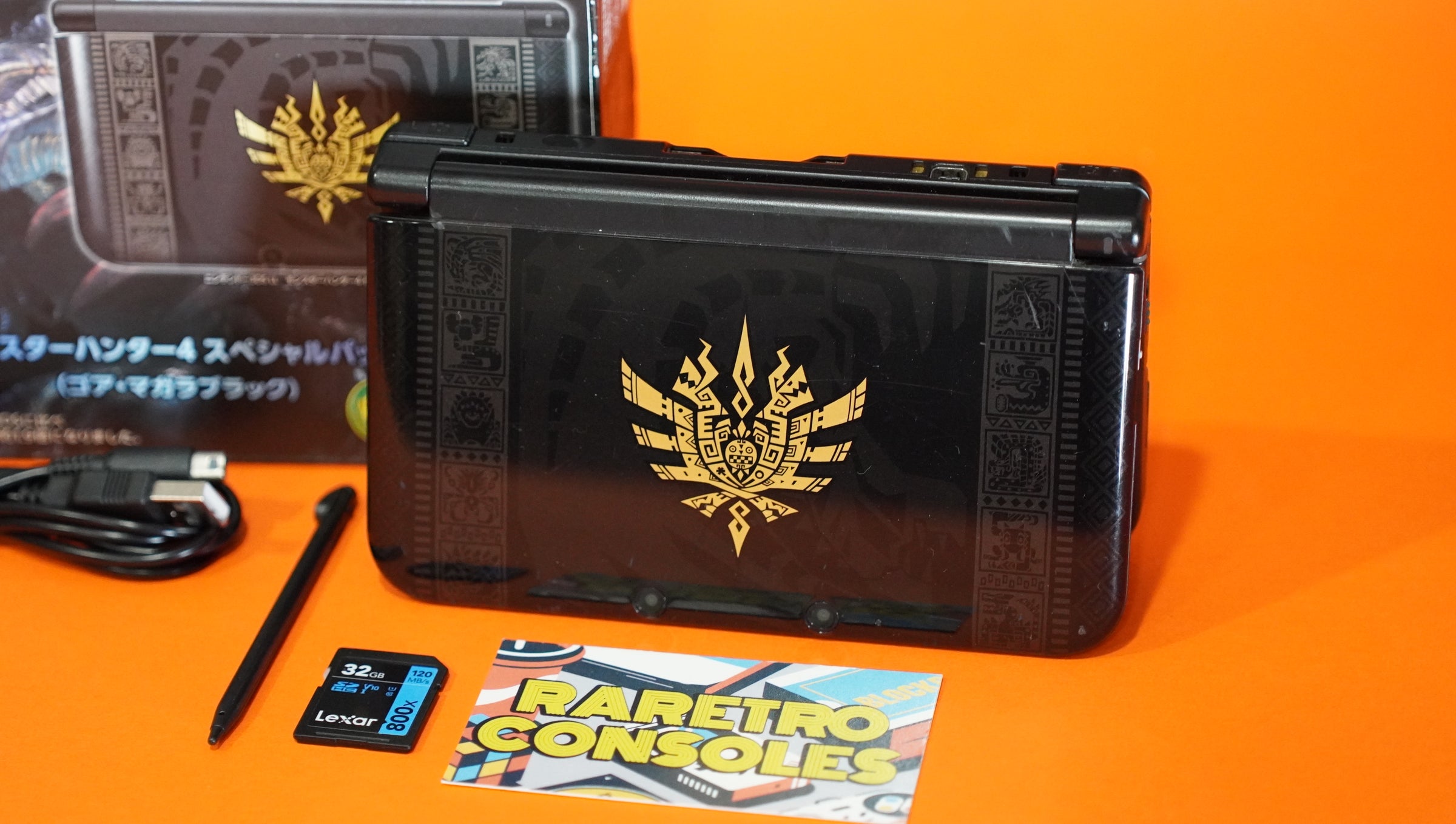 L MAX 4 ニンテンドー3DS　レア Nintendo 3DS XL Monster Hunter 4 Limited Edition With Box