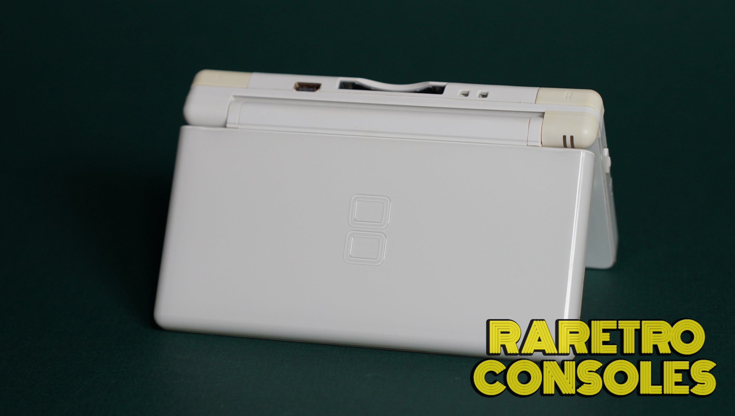 Nintendo DS Lite in Crystal White | Raretro Consoles