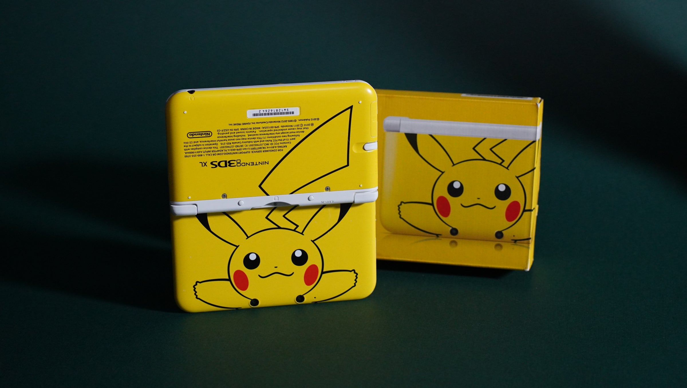 ポケモン　3DS・DSセット Nintendo 3DS XL LL Pokemon Center Pikachu Yellow Box Console