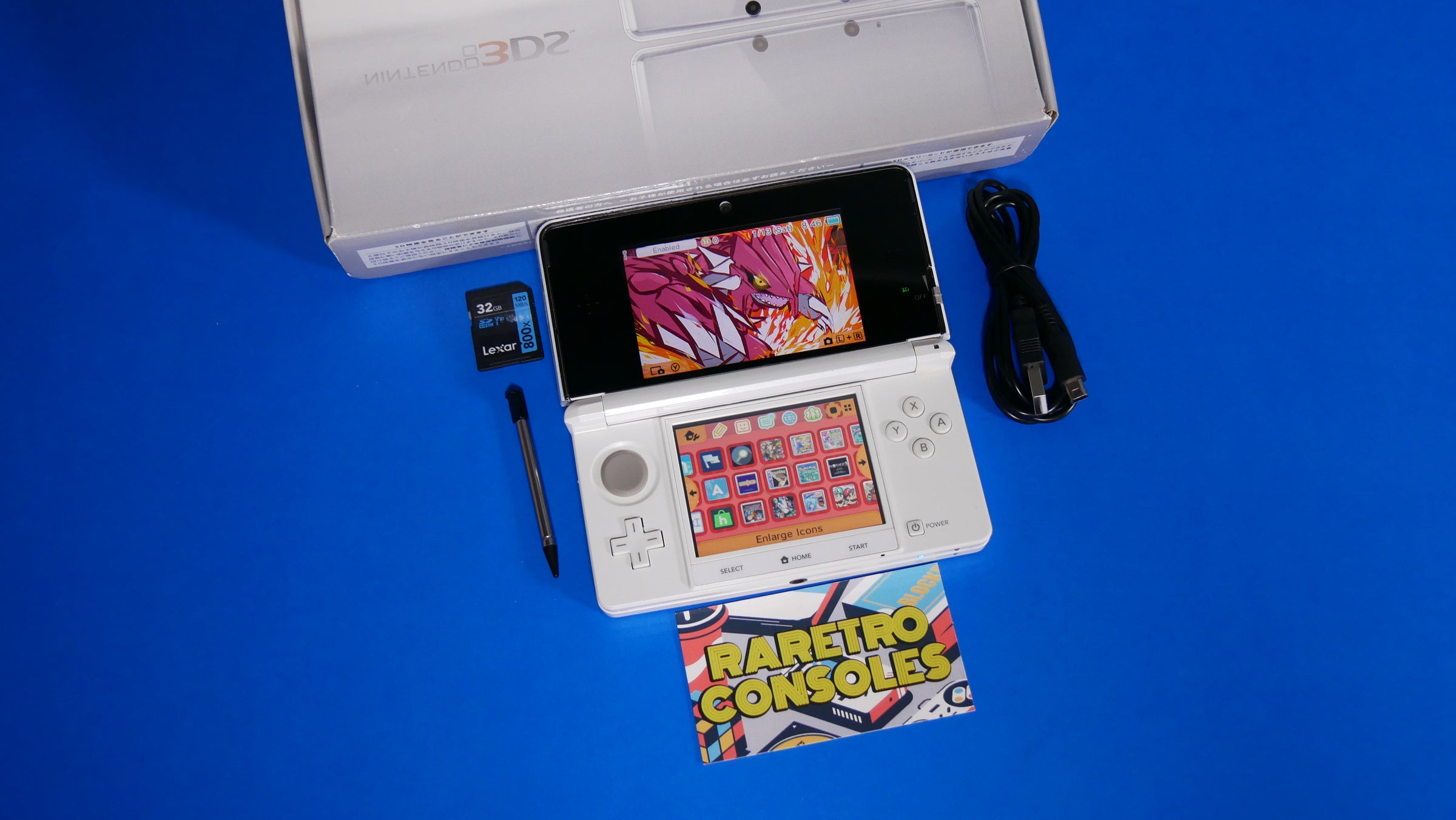 Nintendo 3DS in Ice White with original box | Raretro Consoles