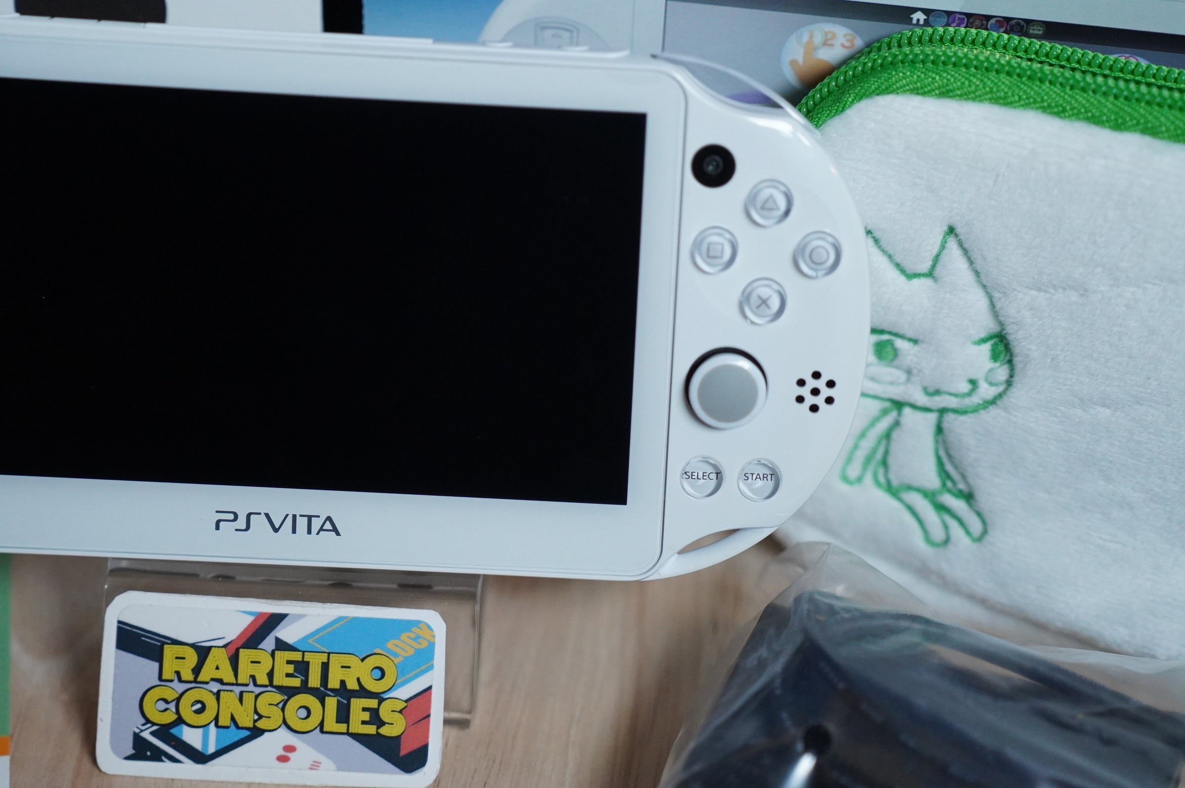 Playstation Vita 2000 Doko Demo Issyo White Console With Box