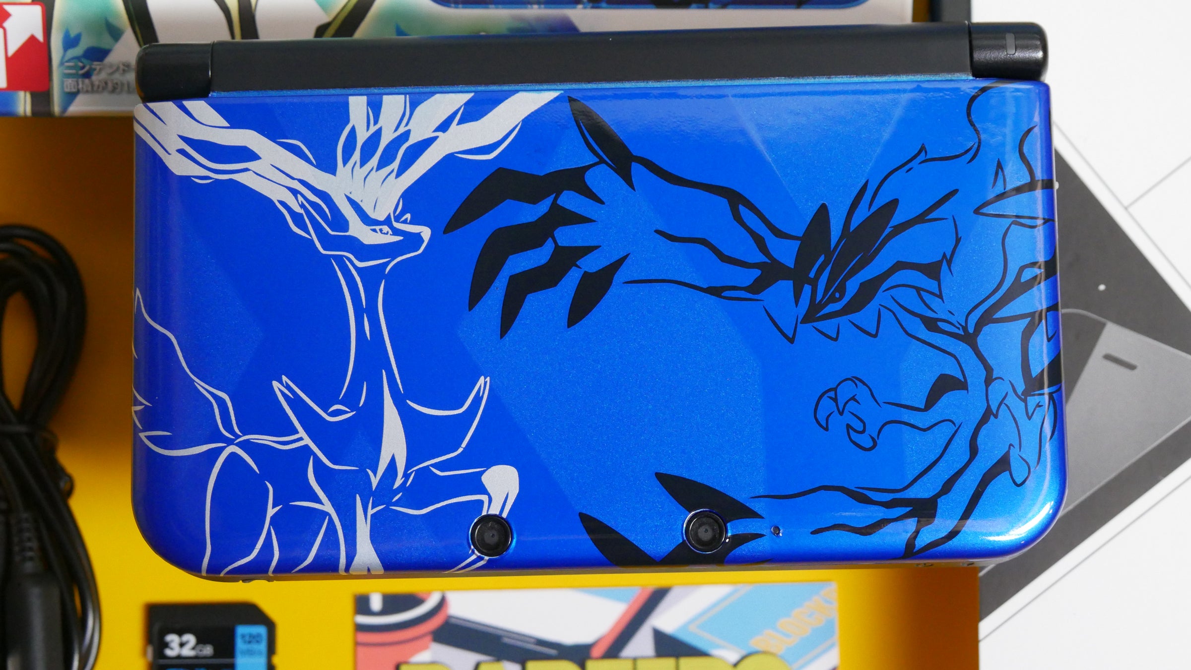 Nintendo 3DS XL Pokémon X and Y Limited Edition with Box | Raretro