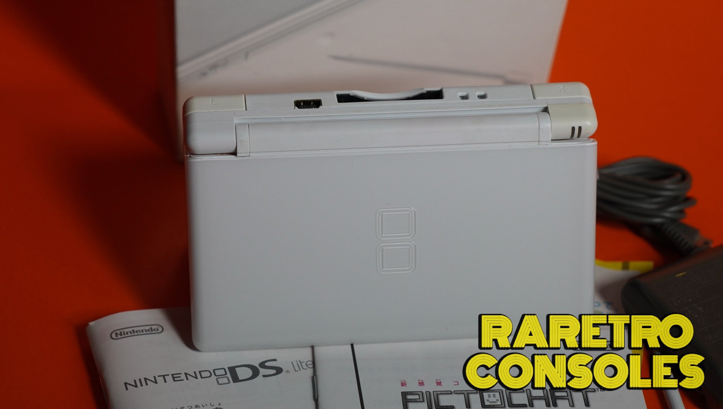 Nintendo DS Lite in Crystal White with Box | Raretro Consoles