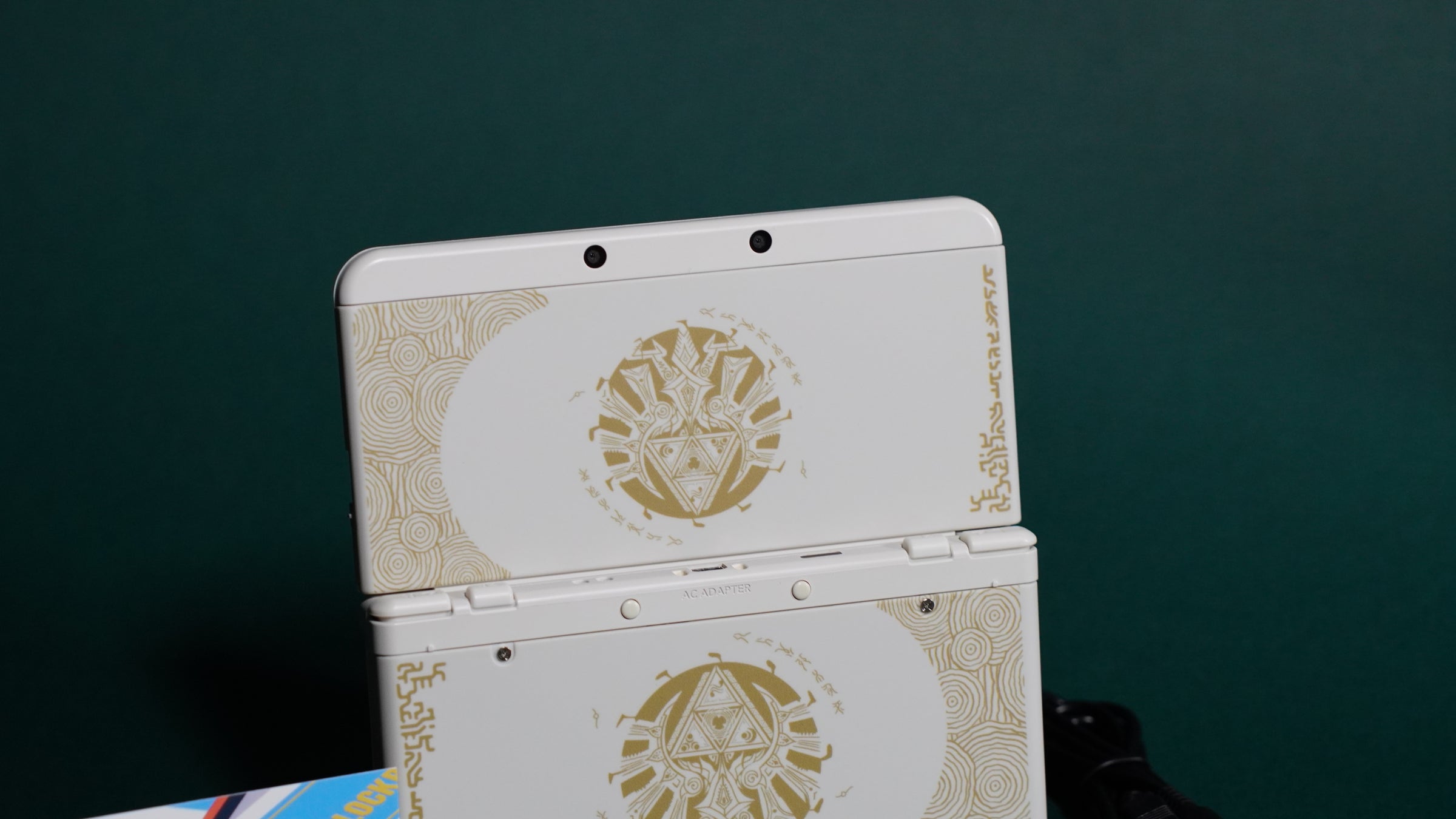 New Nintendo 3DS with Custom Legend of Zelda Plates | Raretro Consoles