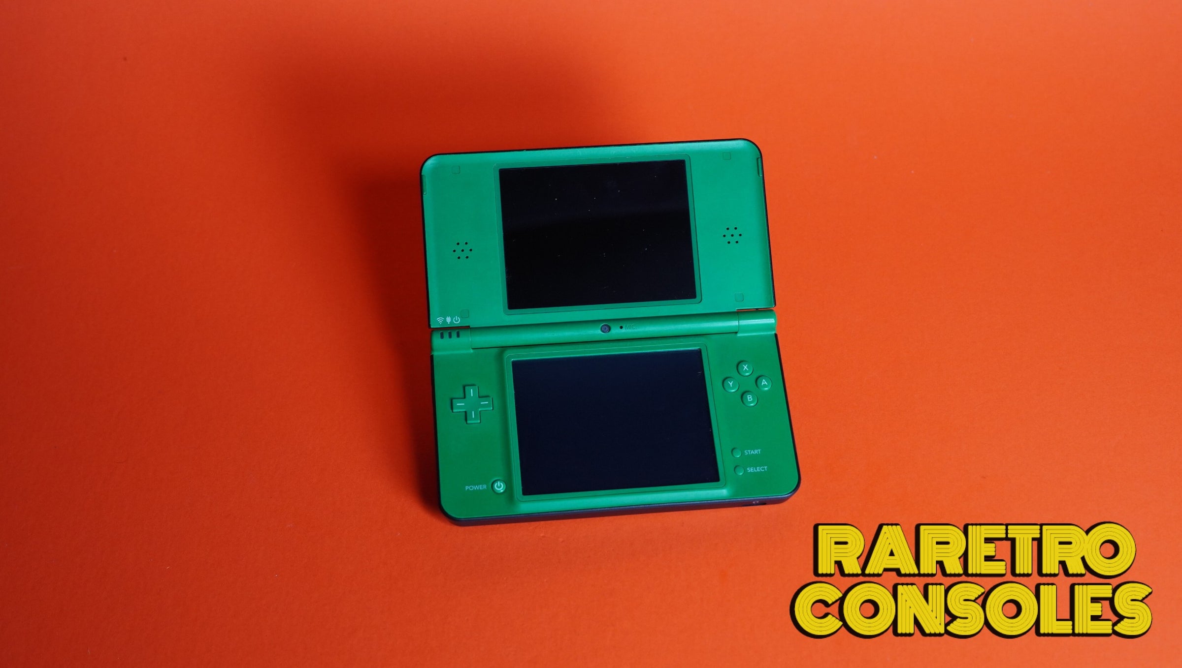 Emerald Green Nintendo DSi XL | Raretro Consoles
