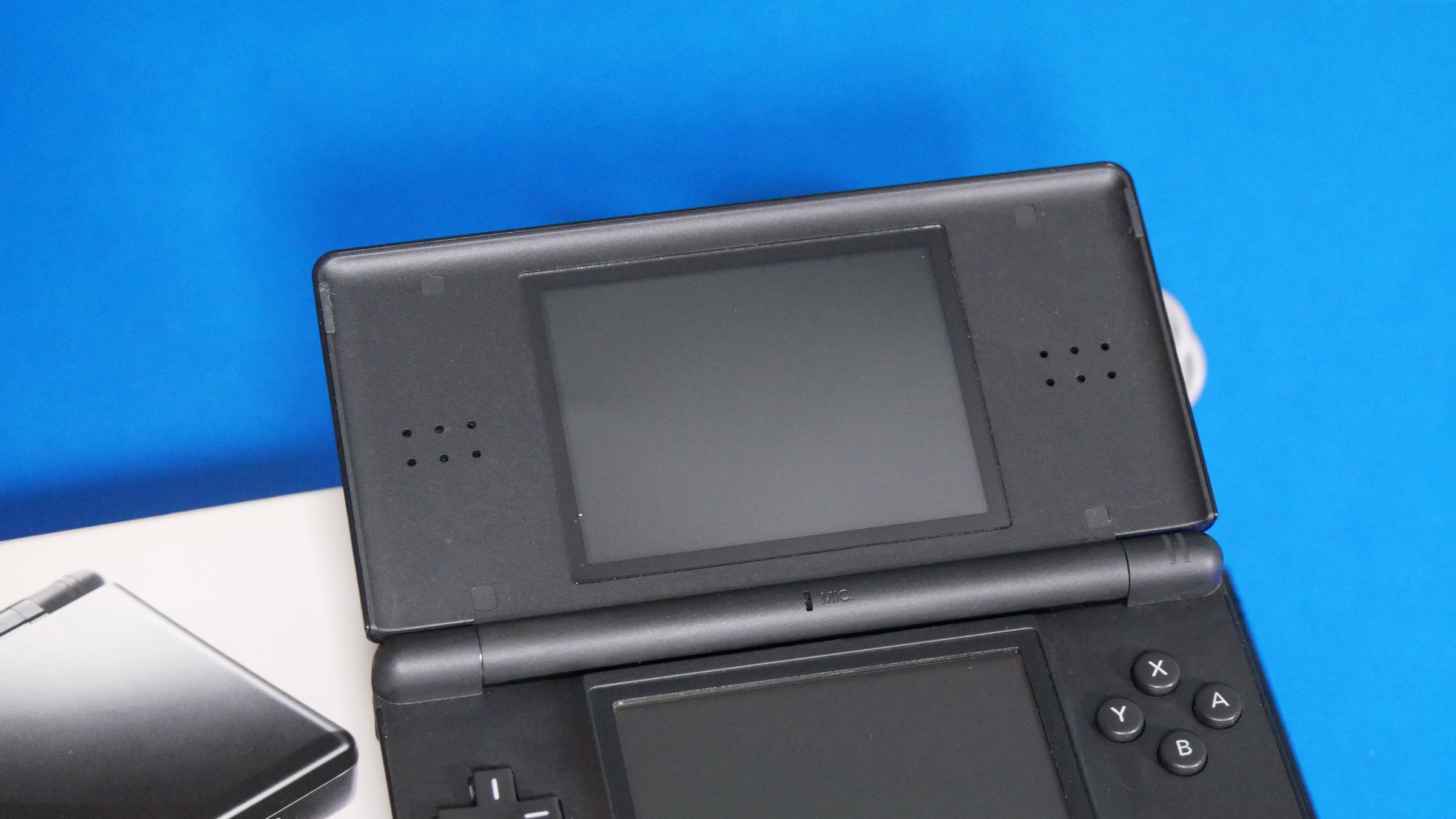 Nintendo DS Lite in Jet Black White with Box | Raretro Consoles
