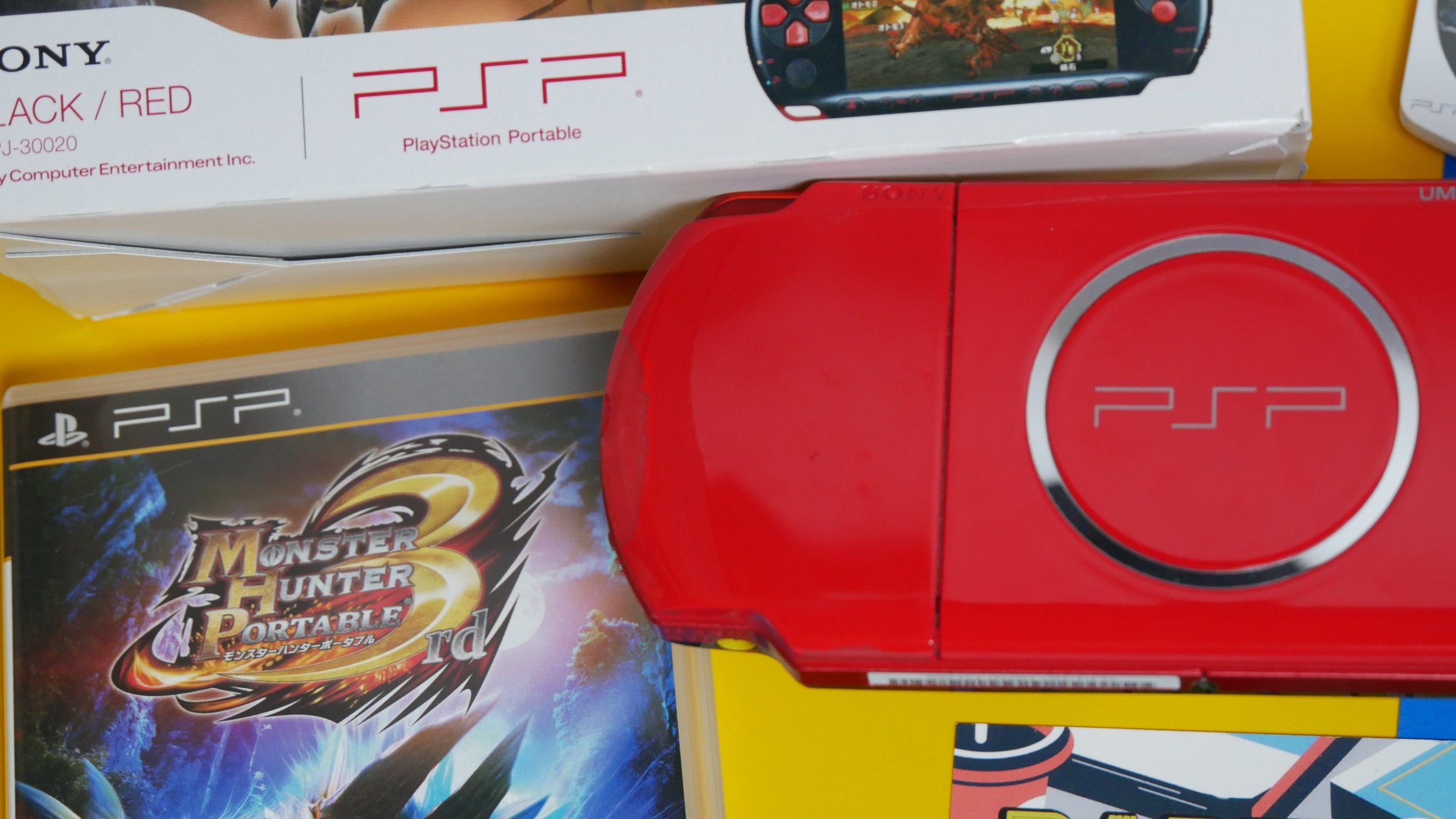 Monster Hunter Portable 3rd Red x Black PSP 3000 With Box
