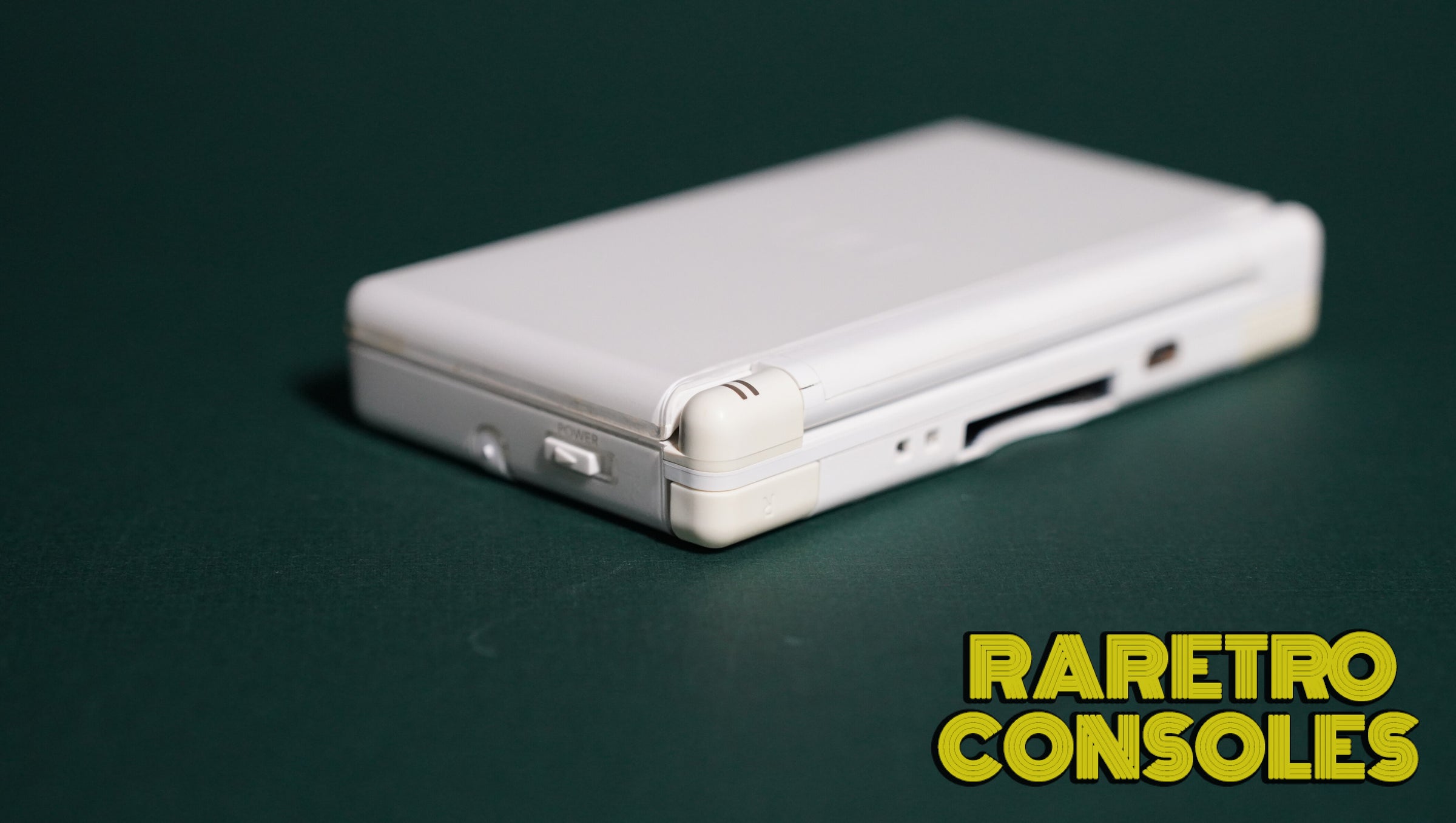 Nintendo DS Lite in Crystal White | Raretro Consoles