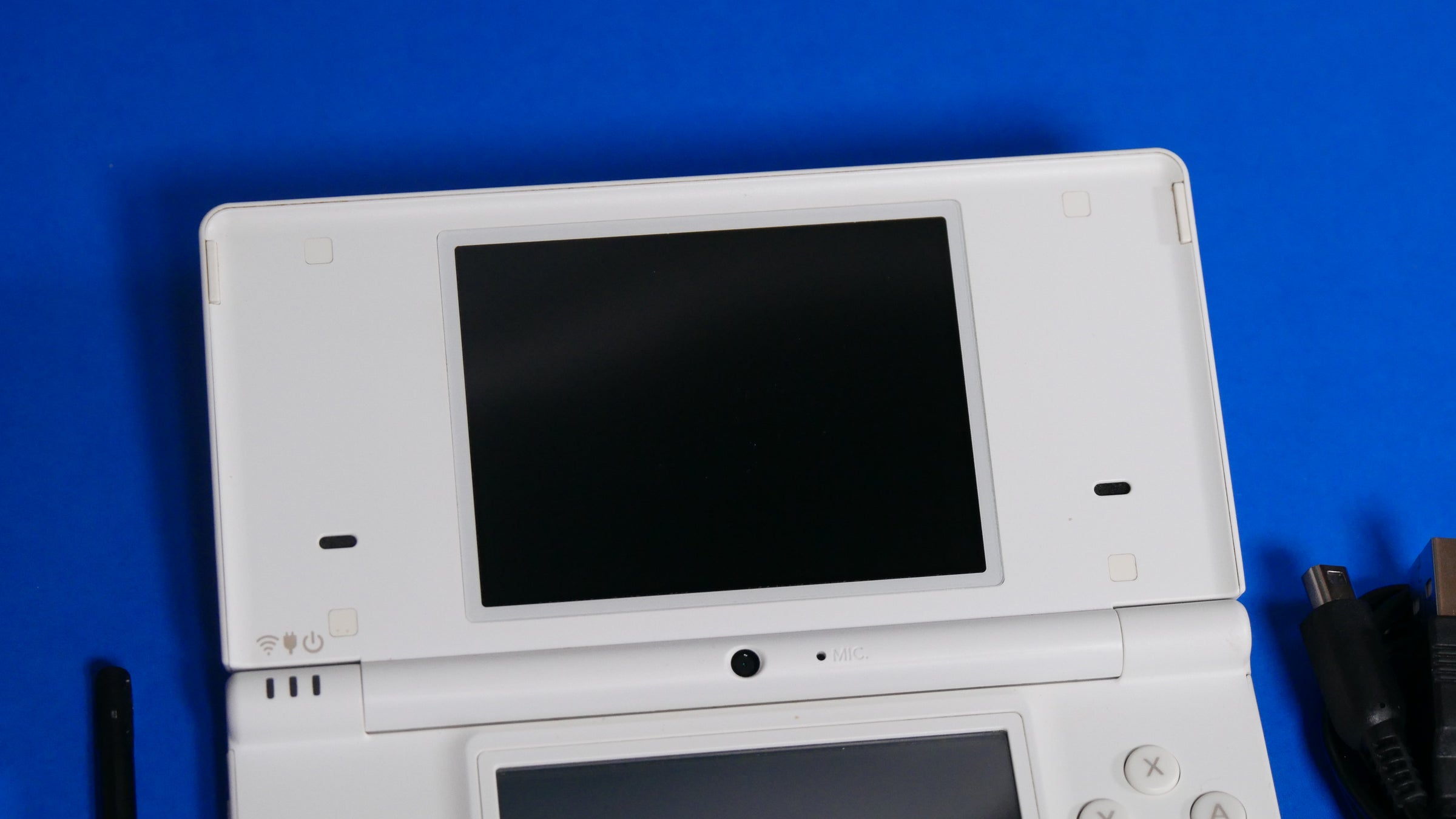 Nintendo DSi Pokémon White Limited Edition | Raretro Consoles