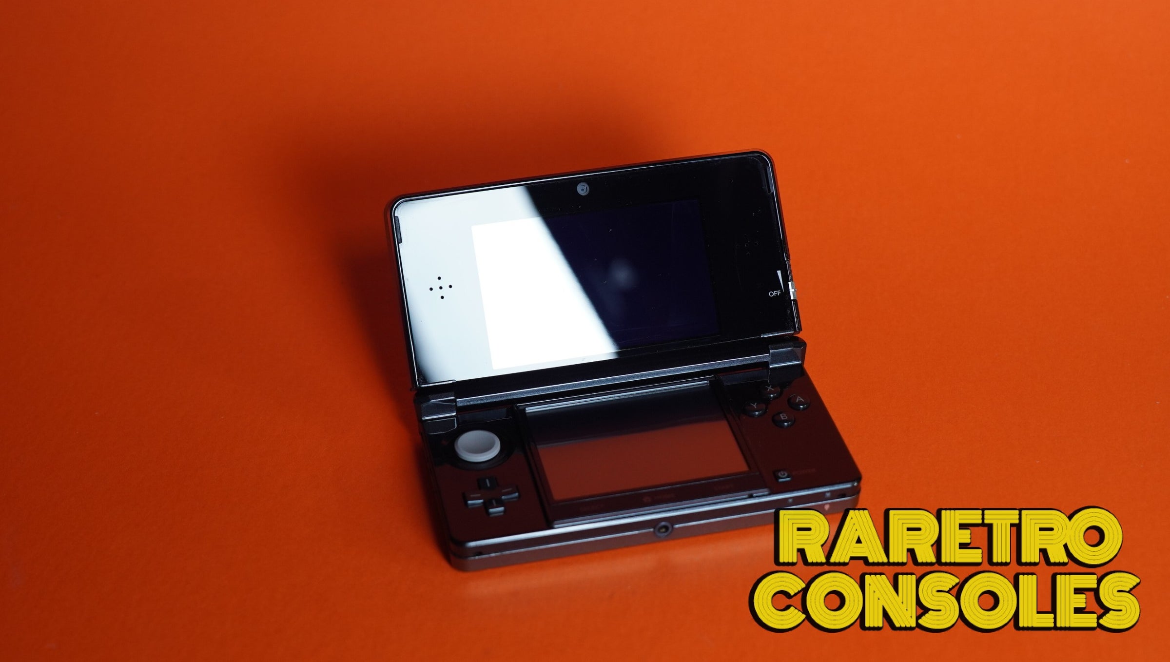 Nintendo 3DS in Cosmo Black with box | Raretro Consoles