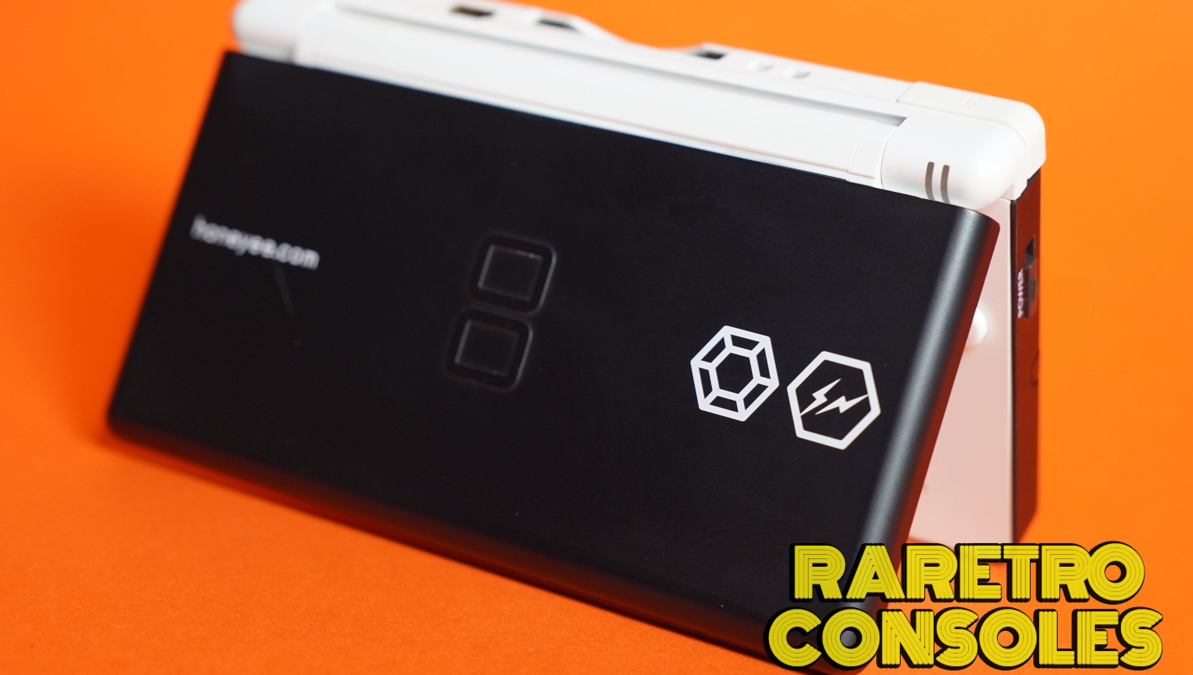 Honeyee.com Limited Edition Nintendo DS Lite | Raretro Consoles