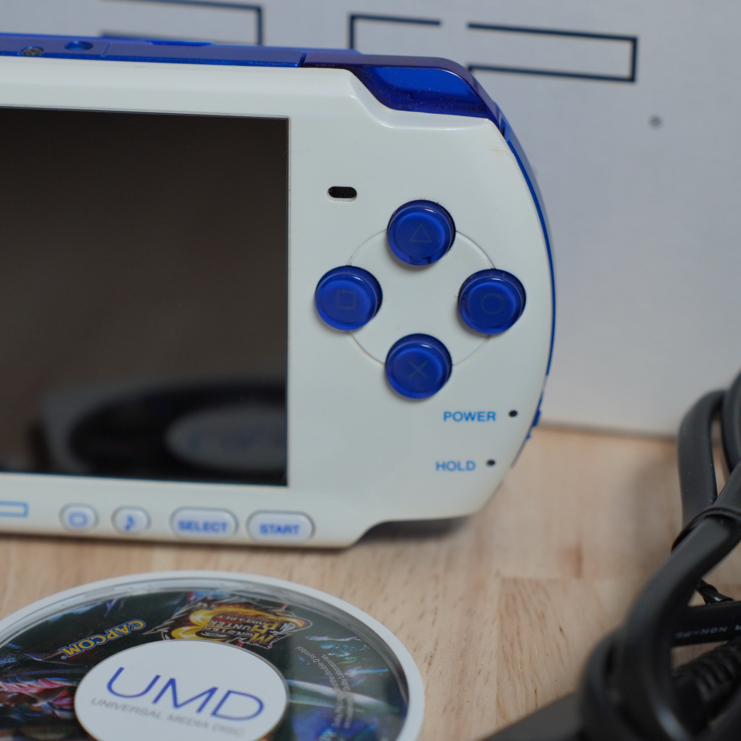 PSP 3000 Monster Hunter 3rd Blue x White Limited Edition with box PSP 3000 Monster Hunter 3rd Blue x White Limited Edition with box