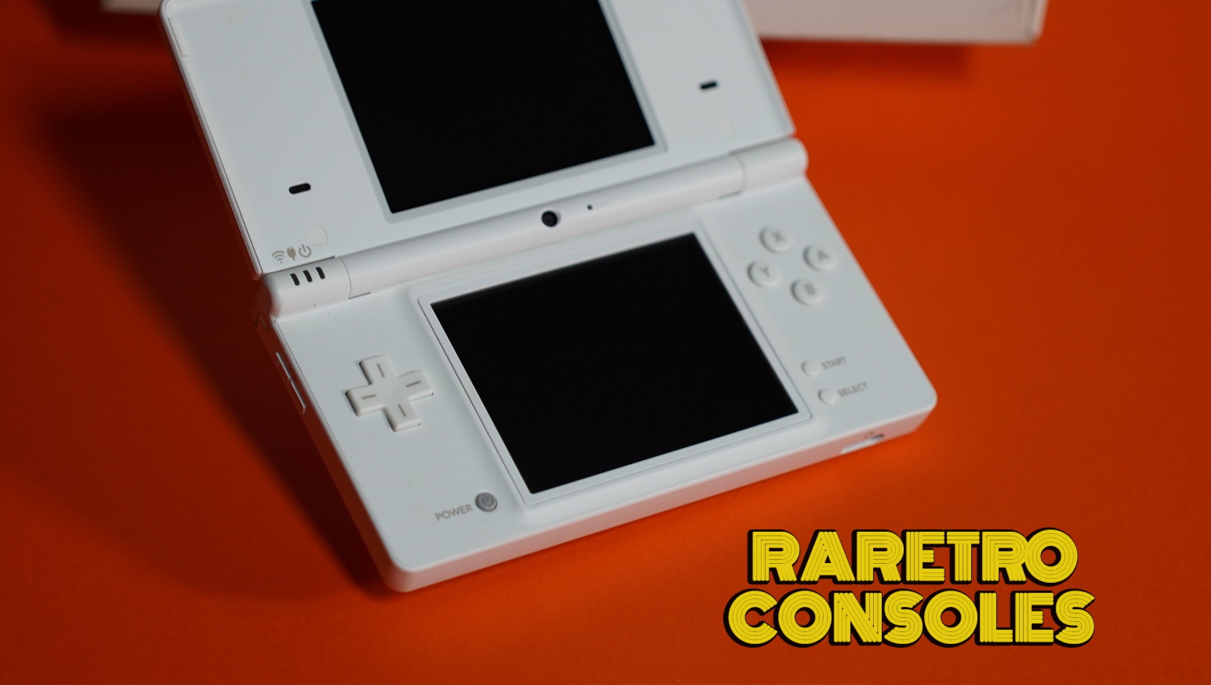 Nintendo DSi in White with Box | Raretro Consoles