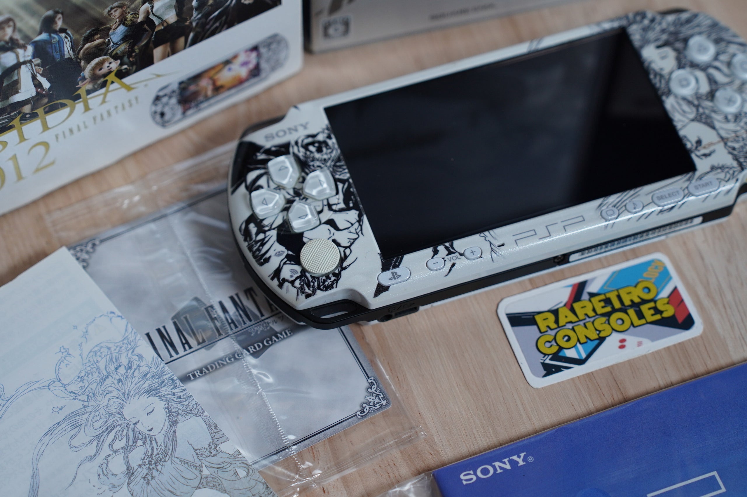 Sony PSP 3000 Dissidia 012: Duodecim Final Fantasy Chaos & Cosmos Limited  Edition Pearl White