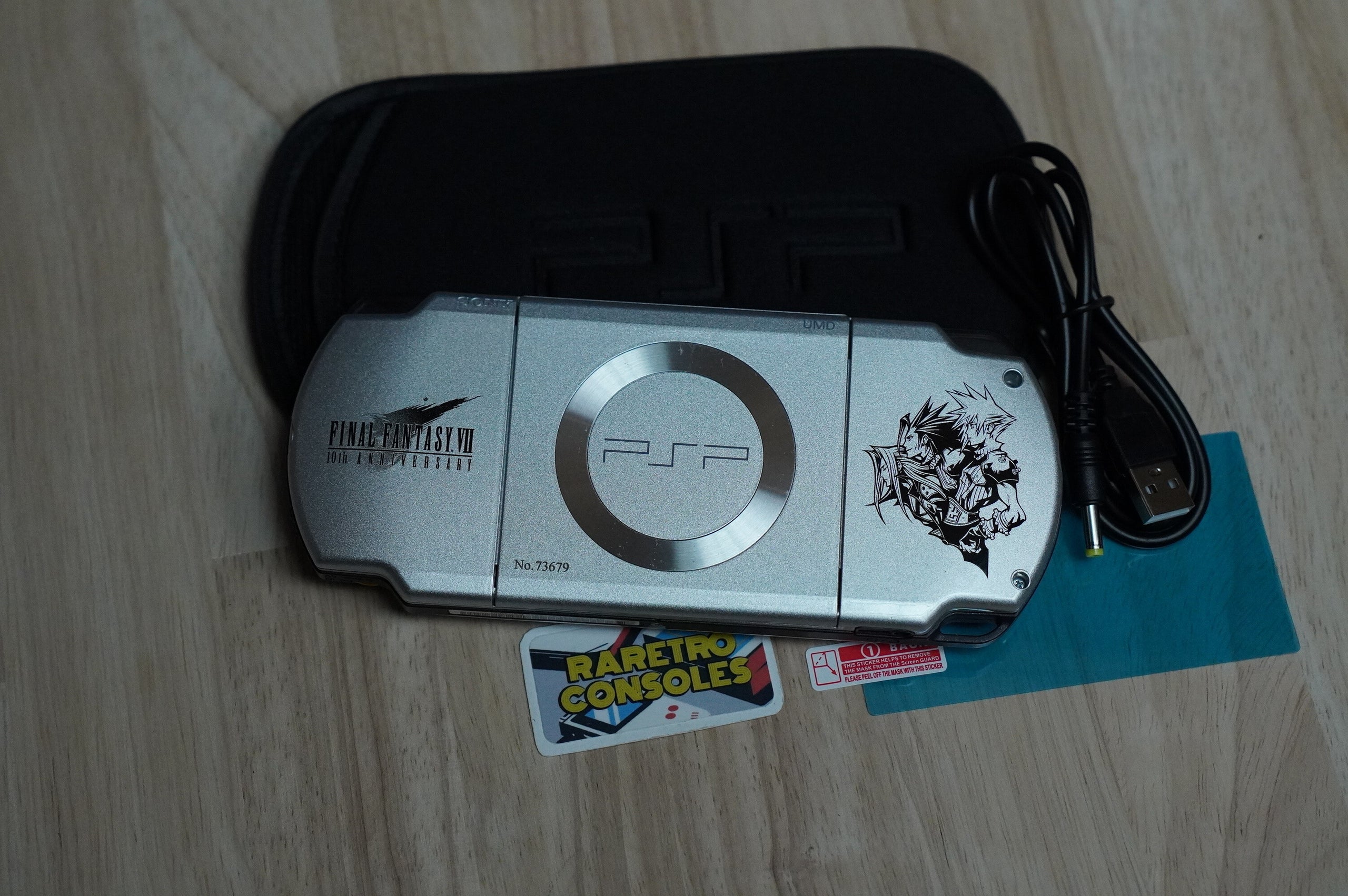 Sony PlayStation Portable PSP 2000 10th Anniversary FF7 - Final 